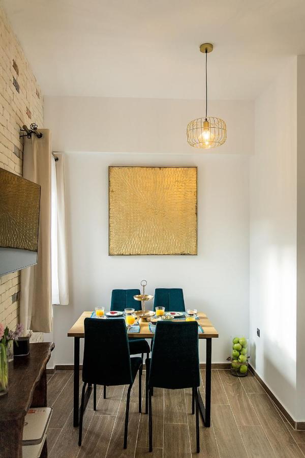 Deluxe Town Hall Square Flat In Historical Center 2 Corfu  Экстерьер фото
